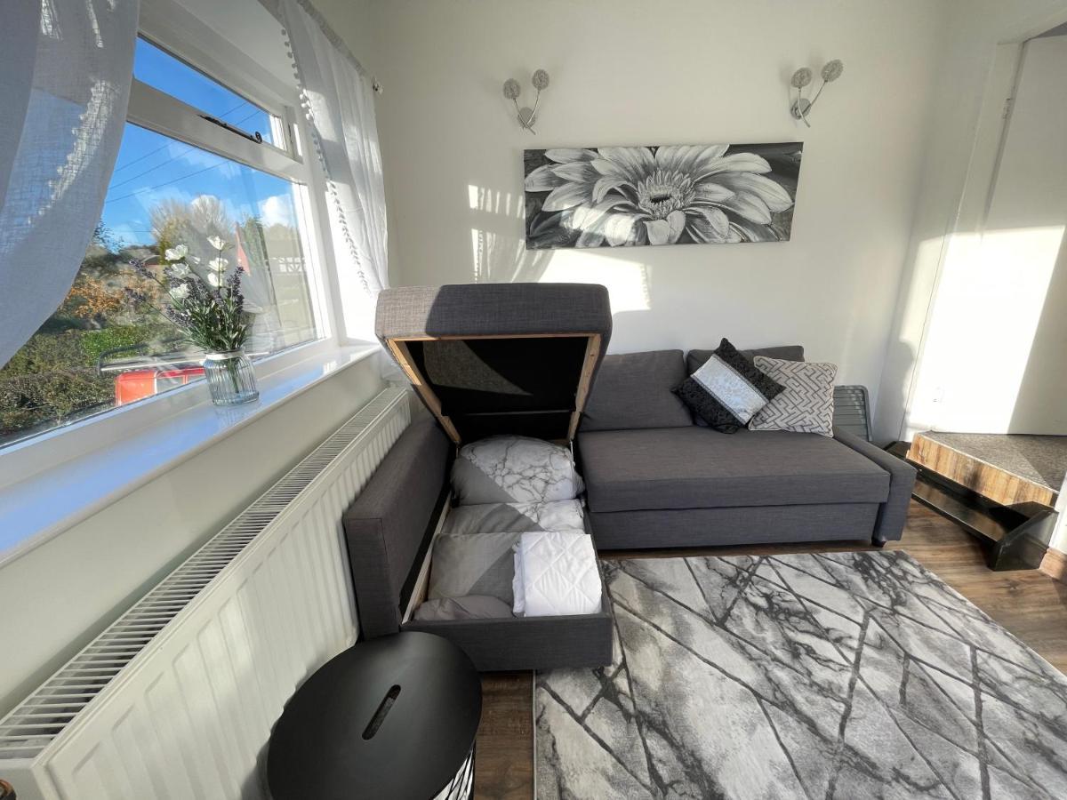 Tollgate House - Luxury Cozy Cottage - Huge Hot Tub - Alton Towers Cheadle  Zewnętrze zdjęcie