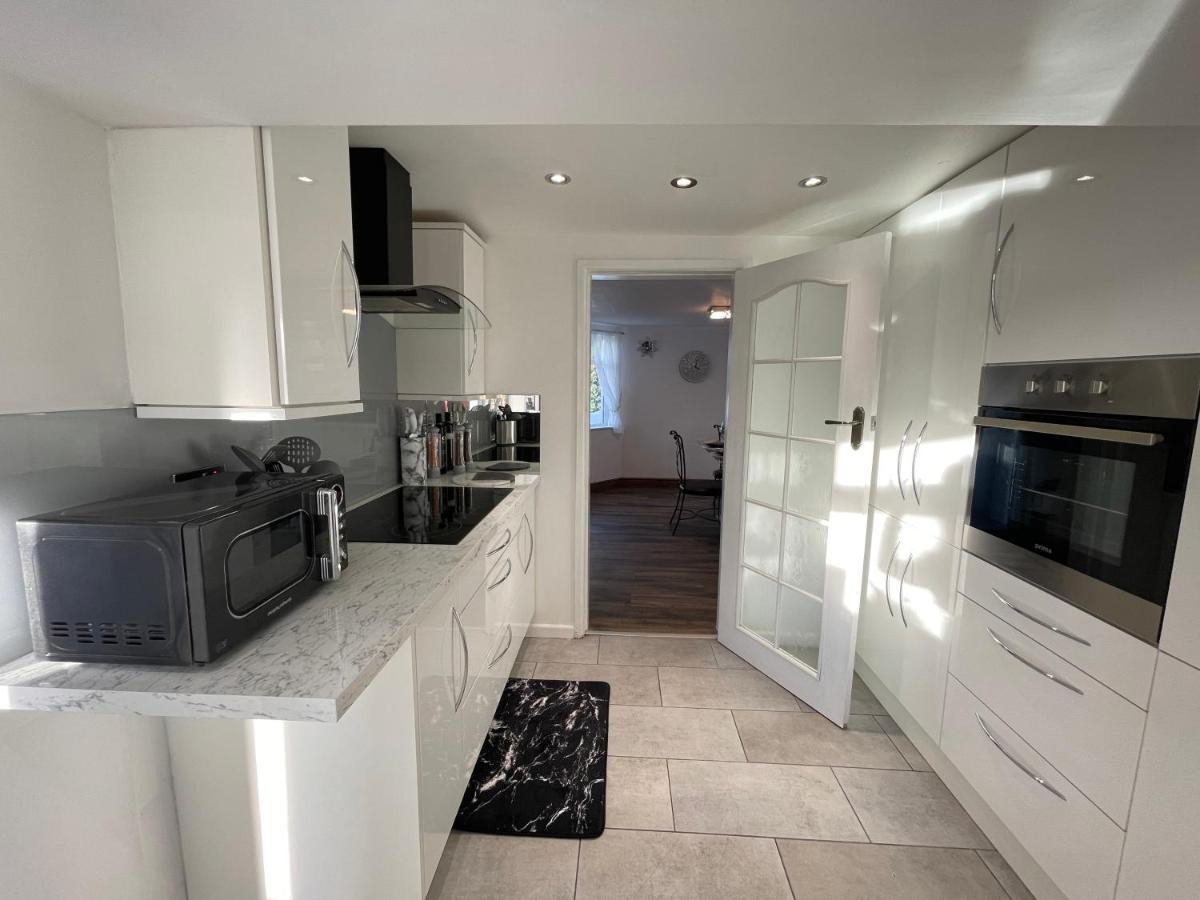 Tollgate House - Luxury Cozy Cottage - Huge Hot Tub - Alton Towers Cheadle  Zewnętrze zdjęcie