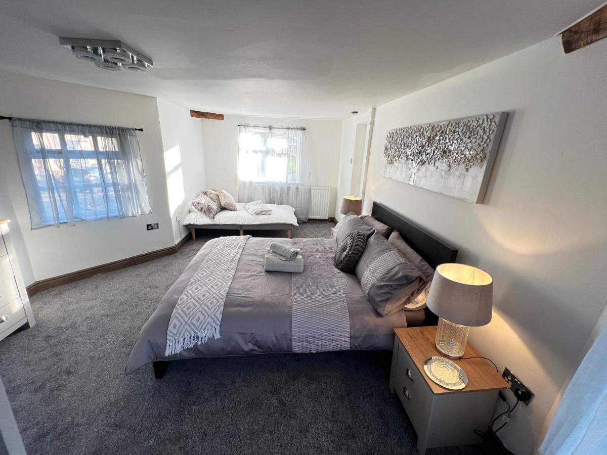 Tollgate House - Luxury Cozy Cottage - Huge Hot Tub - Alton Towers Cheadle  Zewnętrze zdjęcie